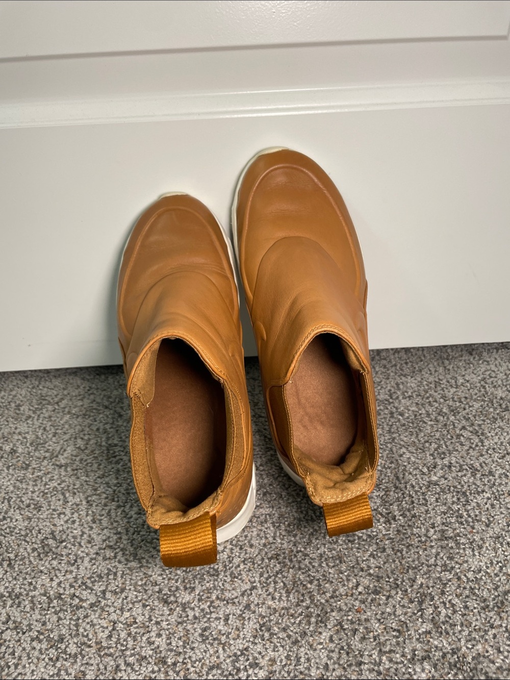 Nike Tan Leather Ankle Boot Sneakers with White Sole - Picture 3 of 5